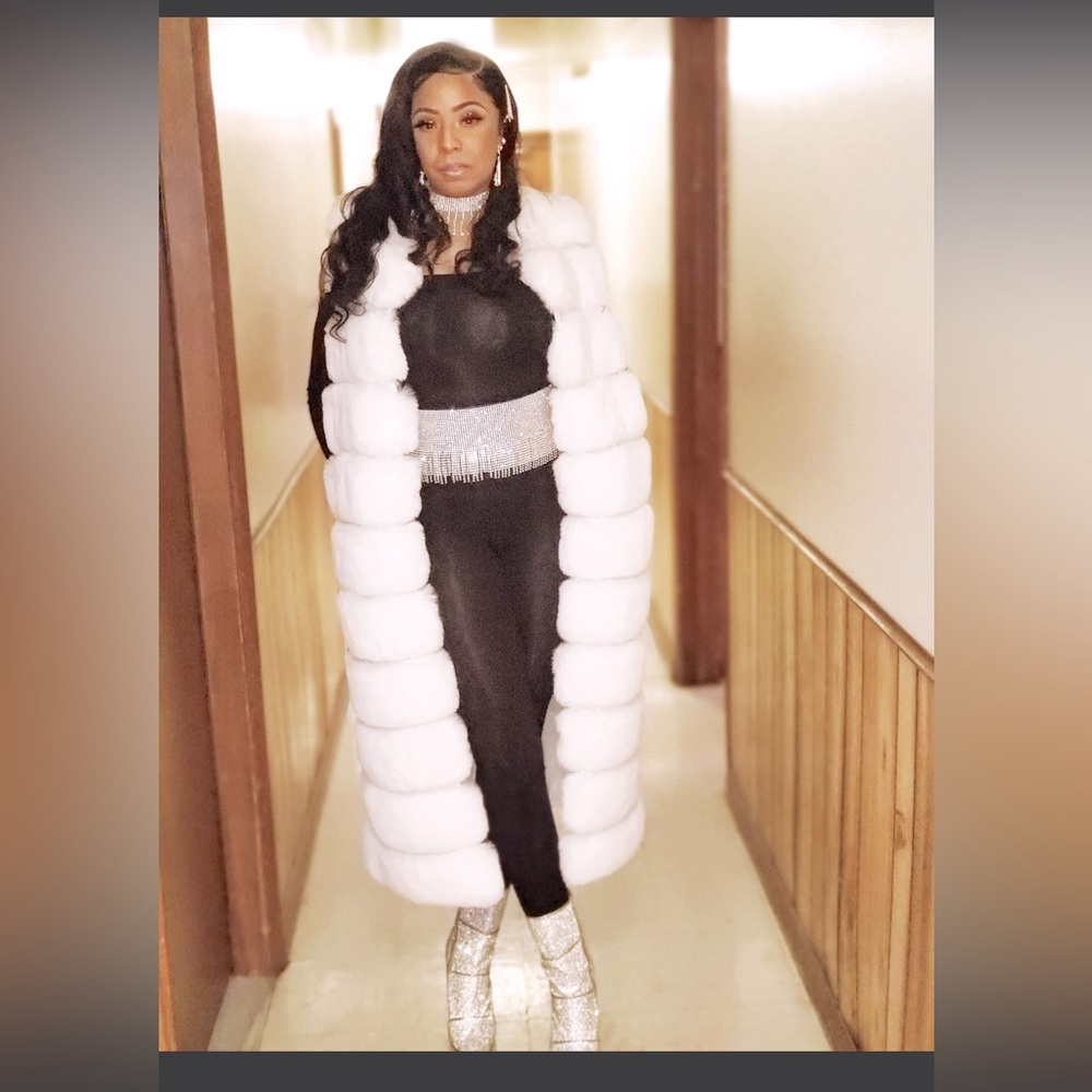 AKIRA Luxury White Vest!!